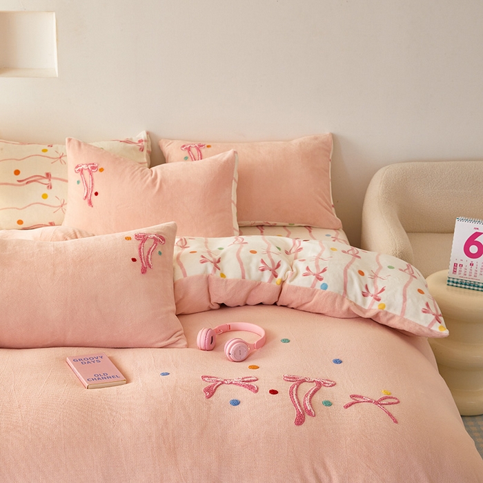 91家纺网 家纺一手货源 找家纺 （总）娜娜 2024新款高克重牛奶绒毛巾绣四件套