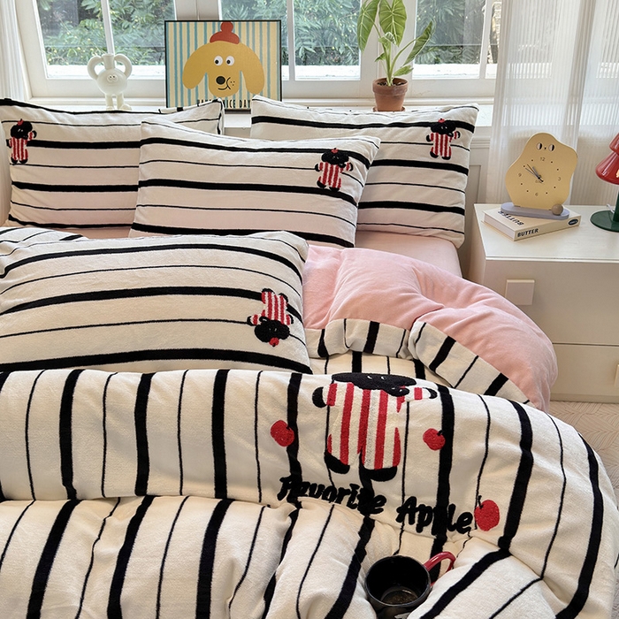 91家纺网 家纺一手货源 找家纺 娜娜 2024新款加厚保暖高克重牛奶绒毛巾绣四件套 牛奶绒条纹小象