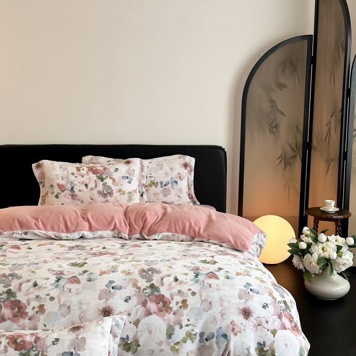 91家纺网 家纺一手货源 找家纺 三味舒屋 2025新款奢暖数码印花牛奶绒四件套 云裳