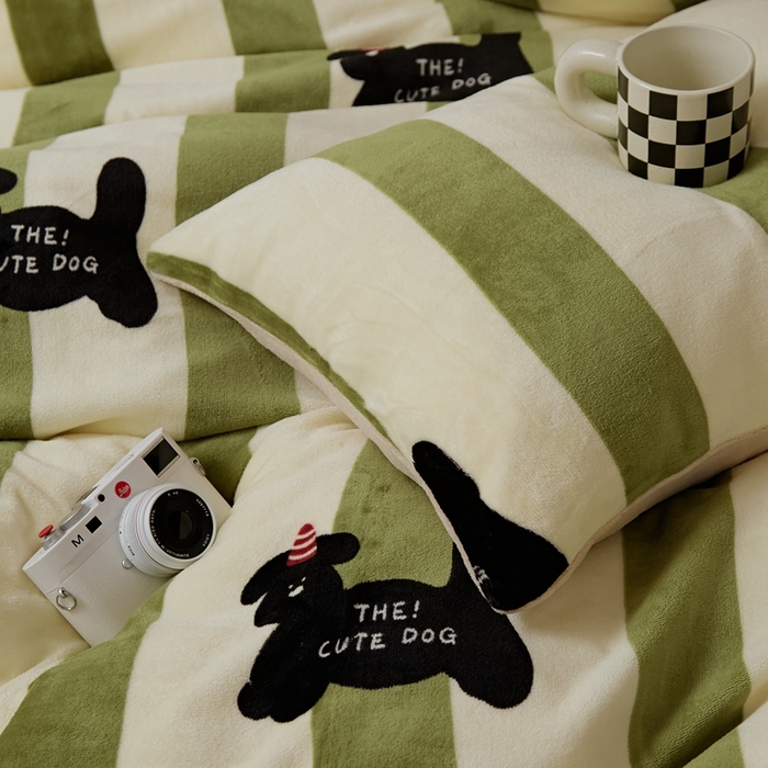 91家纺网 家纺一手货源 找家纺 时光里 2024新款230克牛奶绒印花四件套 煤球狗