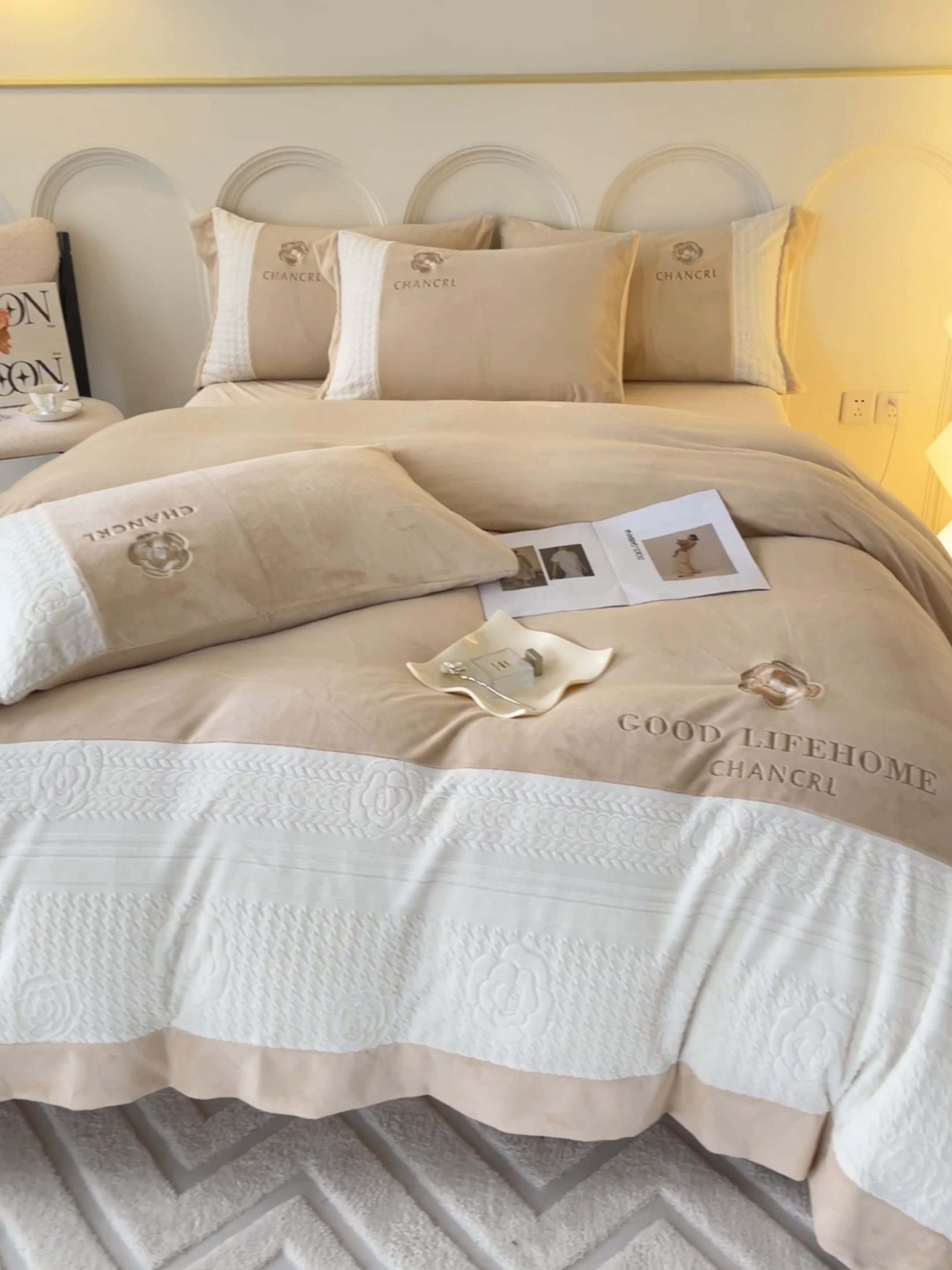 91家纺网 家纺一手货源 找家纺 娜娜 2024新款牛奶绒三拼系列四件套 奶咖