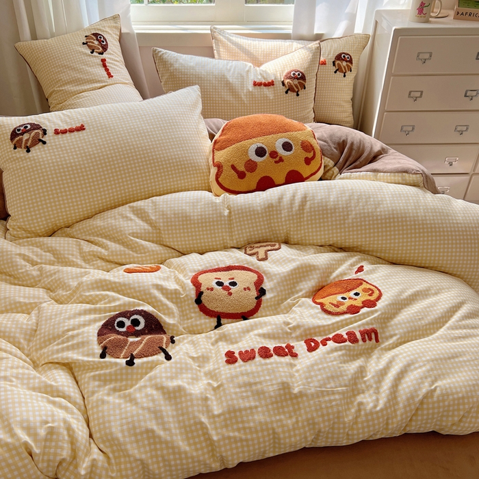 91家纺网 家纺一手货源 找家纺 2025新款牛奶绒+全棉毛巾绣四件套 甜甜圈