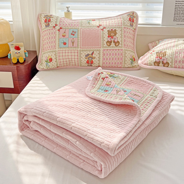 91家纺网 家纺一手货源 找家纺 2024新款水洗全棉牛奶绒床盖四件套 甜甜屋