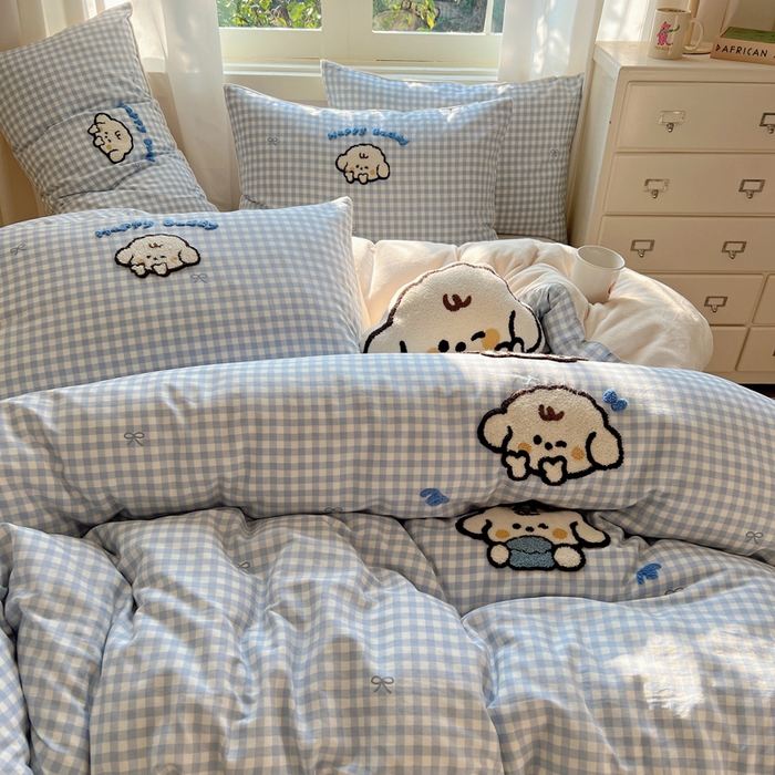 91家纺网 家纺一手货源 找家纺 2025新款牛奶绒+全棉毛巾绣四件套 小比熊