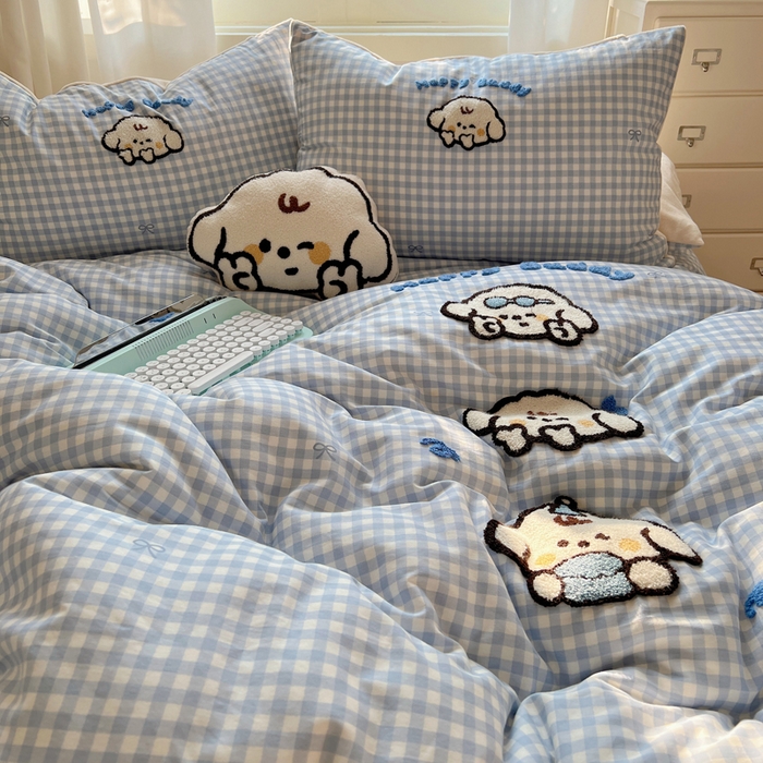 91家纺网 家纺一手货源 找家纺 2025新款牛奶绒+全棉毛巾绣四件套 小比熊