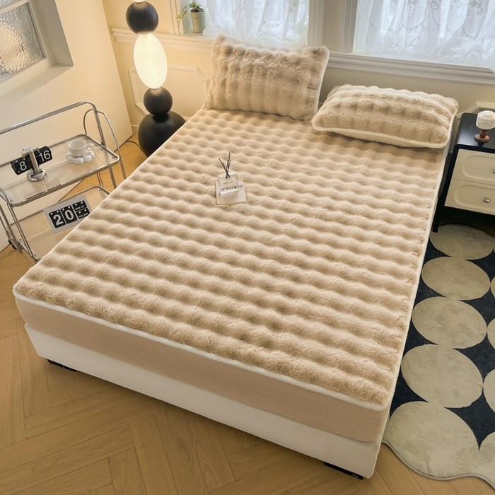 91家纺网 家纺一手货源 找家纺 鑫钰 2024秋冬新款高克重500克兔毛绒床笠 卡洛驼