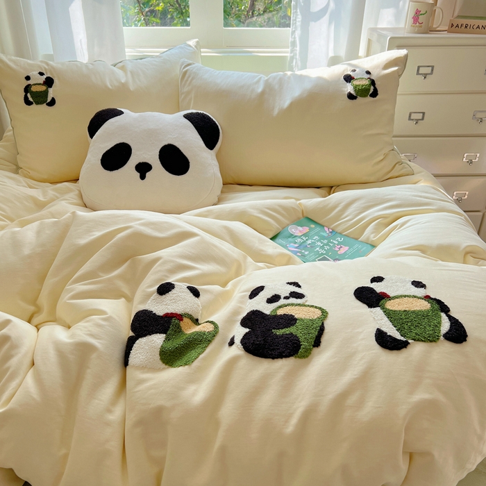 91家纺网 家纺一手货源 找家纺 2025新款牛奶绒+全棉毛巾绣四件套 背篓熊猫