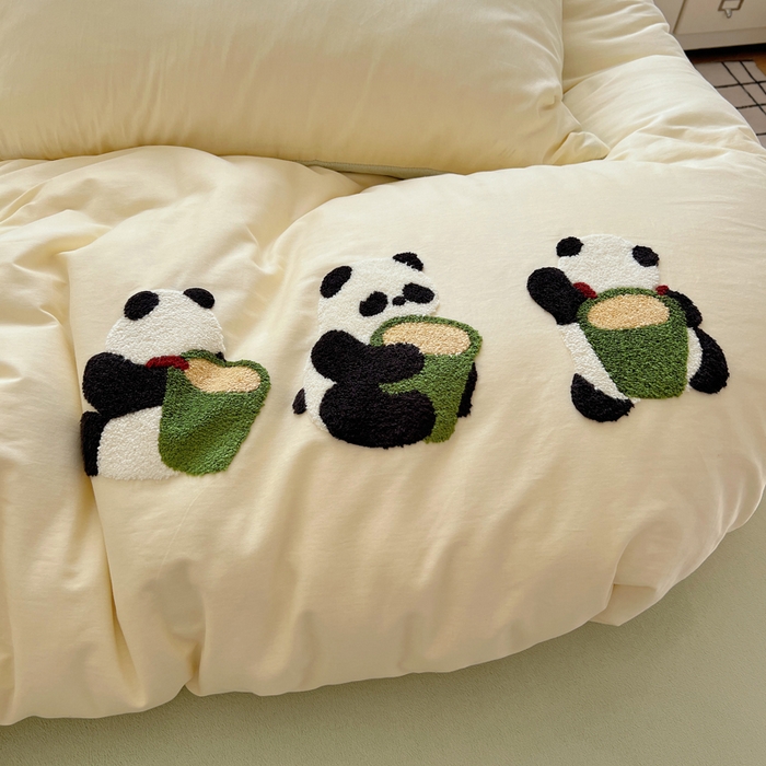 91家纺网 家纺一手货源 找家纺 2025新款牛奶绒+全棉毛巾绣四件套 背篓熊猫