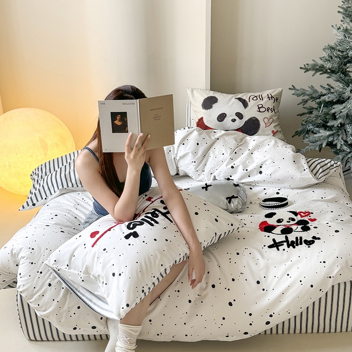 91家纺网 家纺一手货源 找家纺 2024春季新品毛巾绣13370全棉卡通系列四件套 熊猫