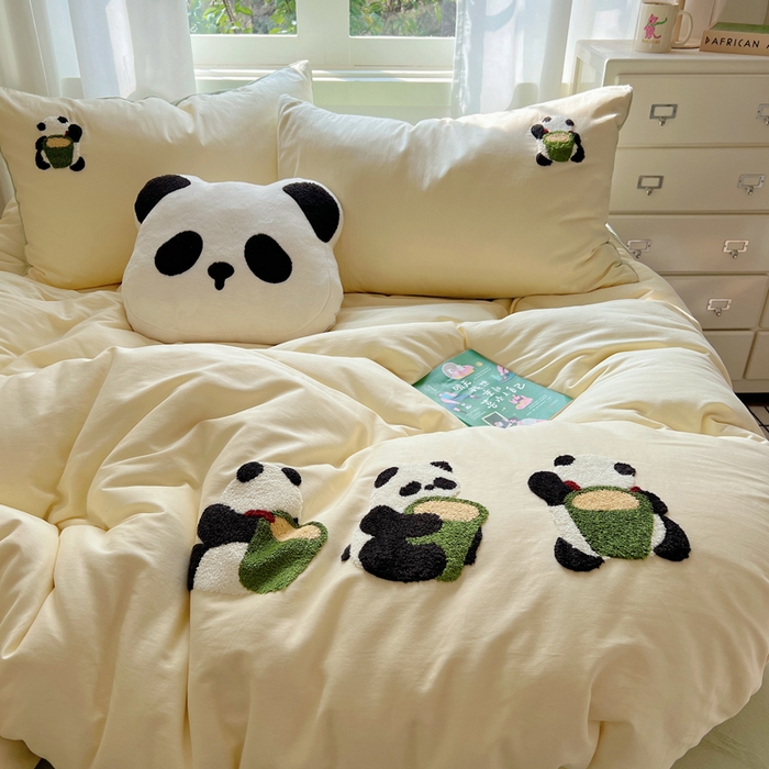 91家纺网 家纺一手货源 找家纺 2025新款牛奶绒+全棉毛巾绣四件套 背篓熊猫