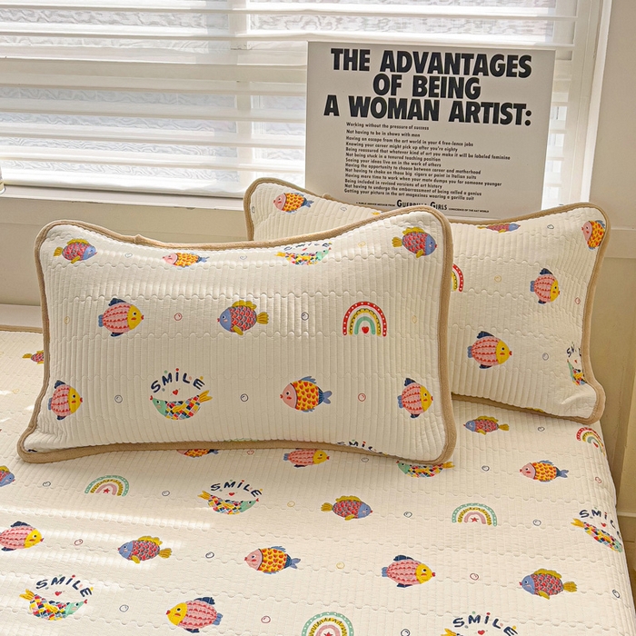 91家纺网 家纺一手货源 找家纺 2024新款水洗全棉牛奶绒床盖三件套 小锦鲤