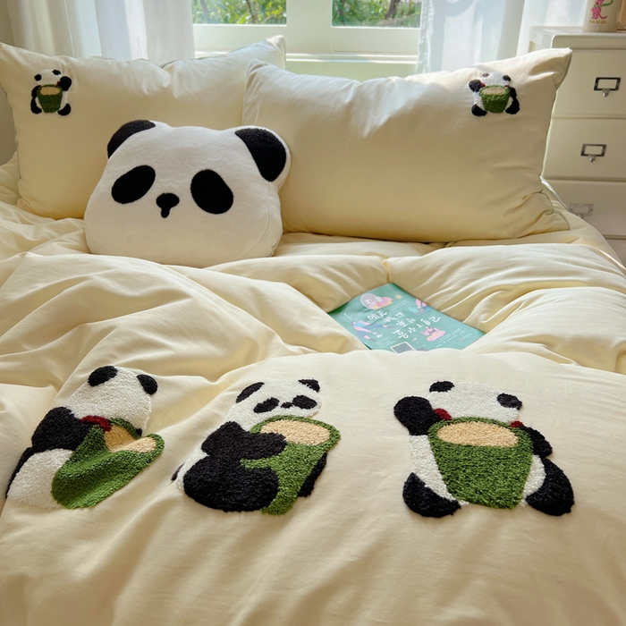 91家纺网 家纺一手货源 找家纺 2025新款牛奶绒+全棉毛巾绣四件套 背篓熊猫