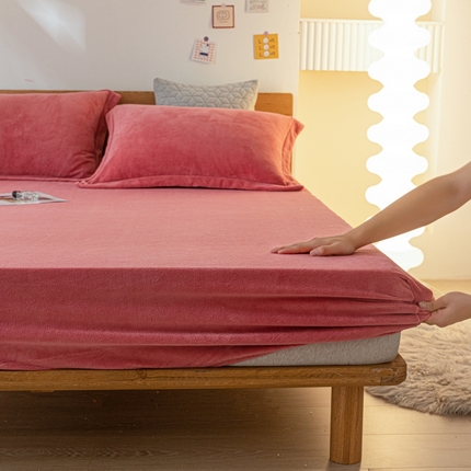 91家纺网 家纺一手货源 找家纺 （总）金喜 2025新款200g牛奶绒单床笠高克重牛奶绒单品床笠