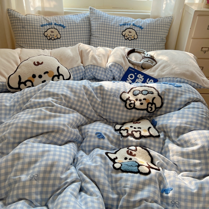 91家纺网 家纺一手货源 找家纺 2025新款牛奶绒+全棉毛巾绣四件套 小比熊