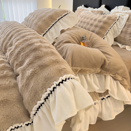 米莱家纺 2024新款兔毛法式花边牛奶绒四件套 泡芙咖色