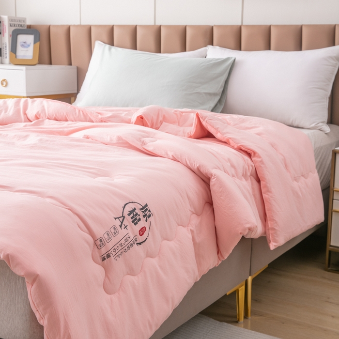91家纺网 家纺一手货源 找家纺 梦莎被业 2025新款原棉被子被芯 软软粉玉
