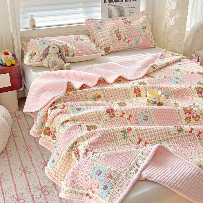 91家纺网 家纺一手货源 找家纺 2024新款水洗全棉牛奶绒床盖三件套 甜甜屋