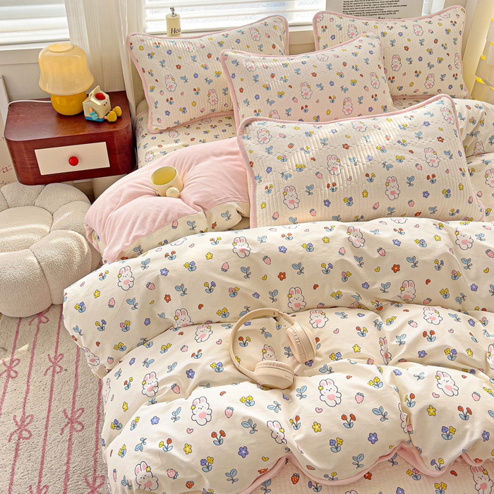 91家纺网 家纺一手货源 找家纺 2024新款水洗全棉牛奶绒床盖四件套 元气兔兔