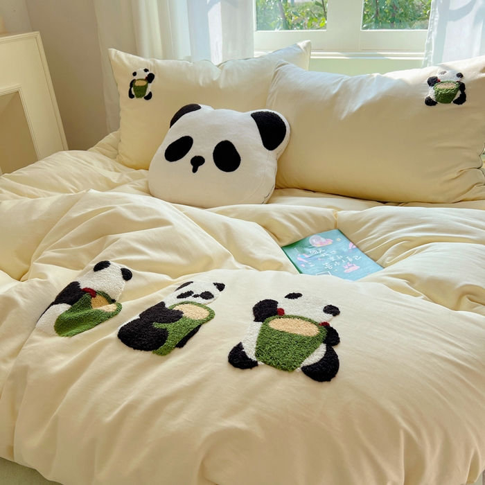 91家纺网 家纺一手货源 找家纺 2025新款牛奶绒+全棉毛巾绣四件套 背篓熊猫