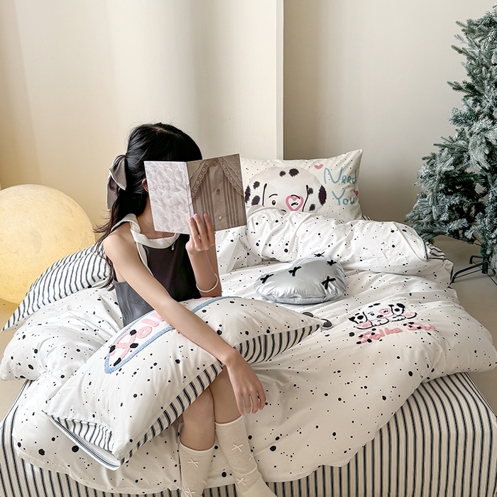 91家纺网 家纺一手货源 找家纺 2024春季新品毛巾绣13370全棉卡通系列四件套 斑点狗