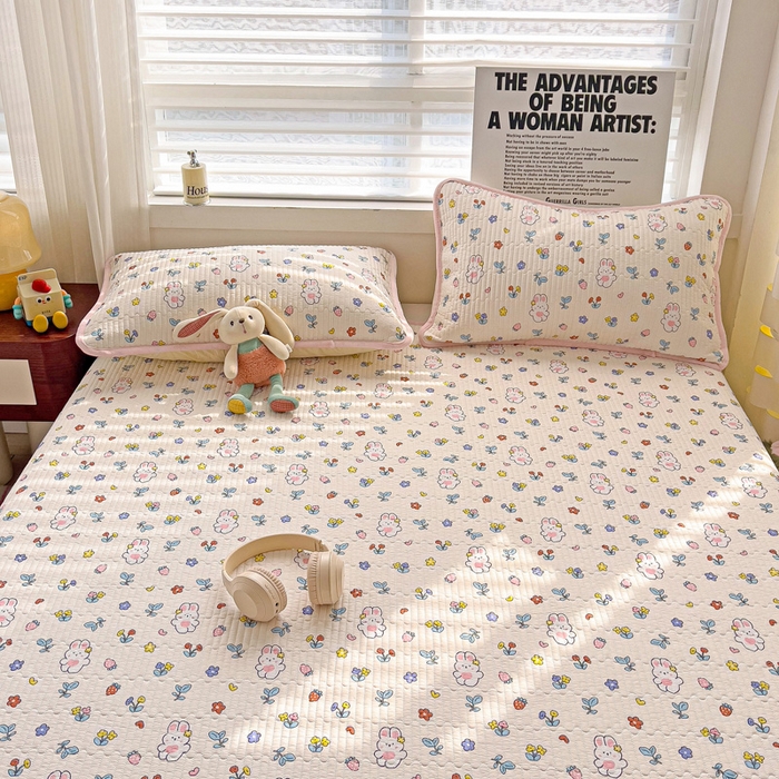 91家纺网 家纺一手货源 找家纺 2024新款水洗全棉牛奶绒床盖三件套 元气兔兔