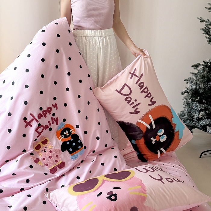 91家纺网 家纺一手货源 找家纺 2024春季新品毛巾绣13370全棉卡通系列四件套 波点柿子猫