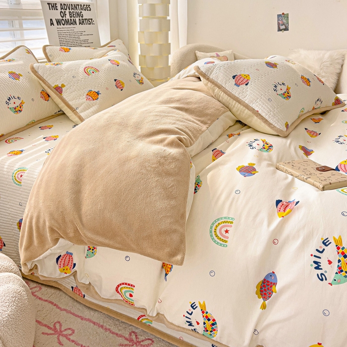 91家纺网 家纺一手货源 找家纺 2024新款水洗全棉牛奶绒床盖四件套 小锦鲤