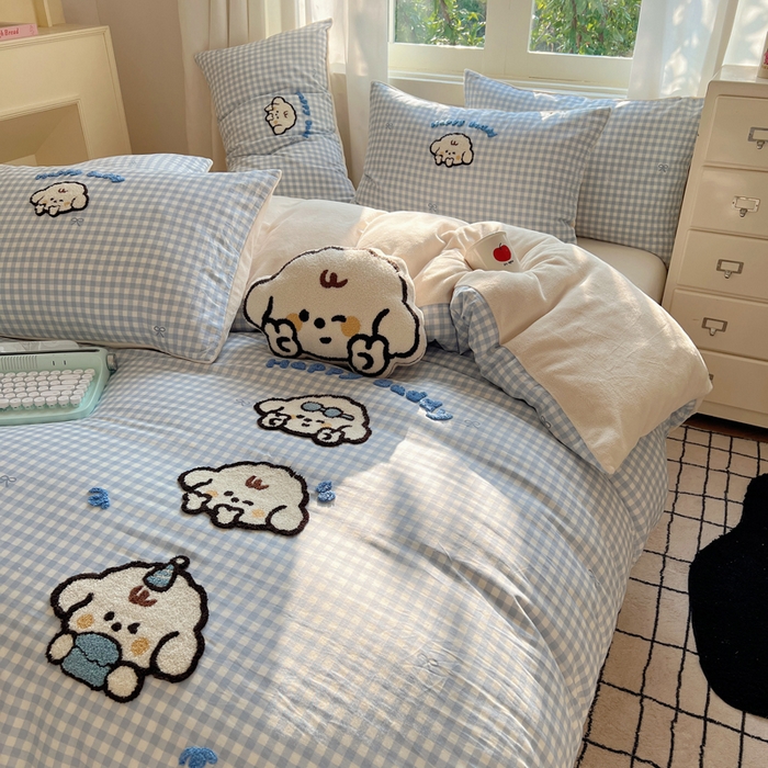 91家纺网 家纺一手货源 找家纺 2025新款牛奶绒+全棉毛巾绣四件套 小比熊