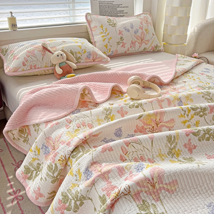 91家纺网 家纺一手货源 找家纺 2024新款水洗全棉牛奶绒床盖三件套 浮春绘