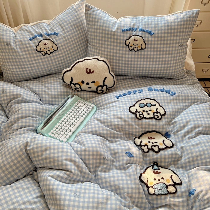 91家纺网 家纺一手货源 找家纺 2025新款牛奶绒+全棉毛巾绣四件套 小比熊