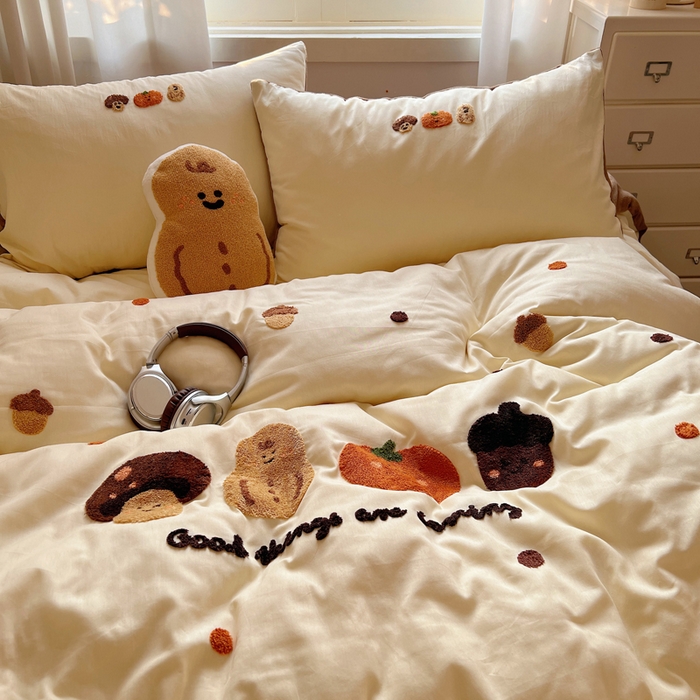 91家纺网 家纺一手货源 找家纺 2025新款牛奶绒+全棉毛巾绣四件套 蔬菜庄园