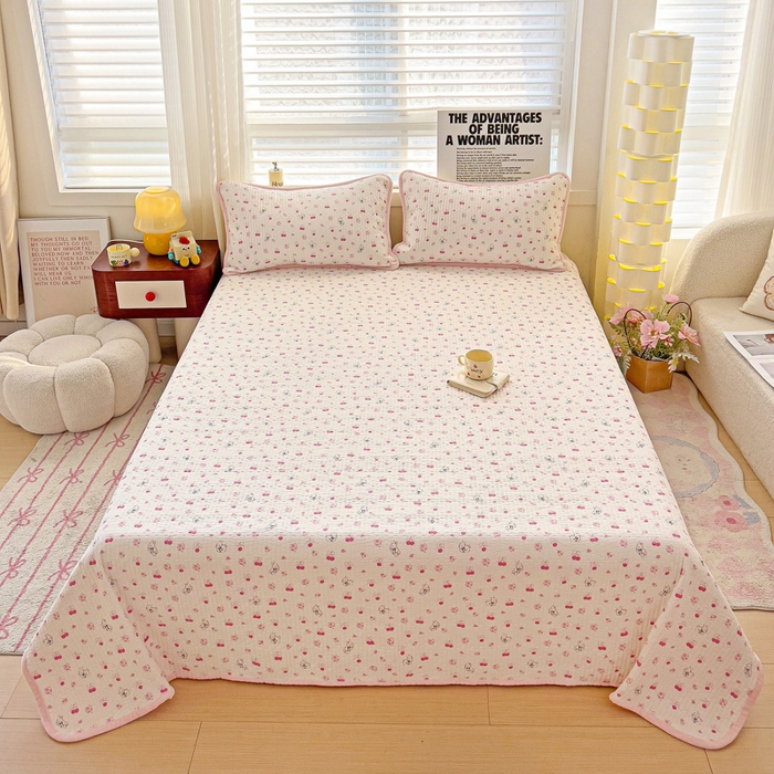 91家纺网 家纺一手货源 找家纺 2024新款水洗全棉牛奶绒床盖三件套 樱桃兔兔