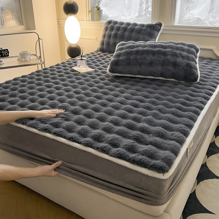 91家纺网 家纺一手货源 找家纺 鑫钰 2024秋冬新款高克重500克兔毛绒床笠 卡洛黑