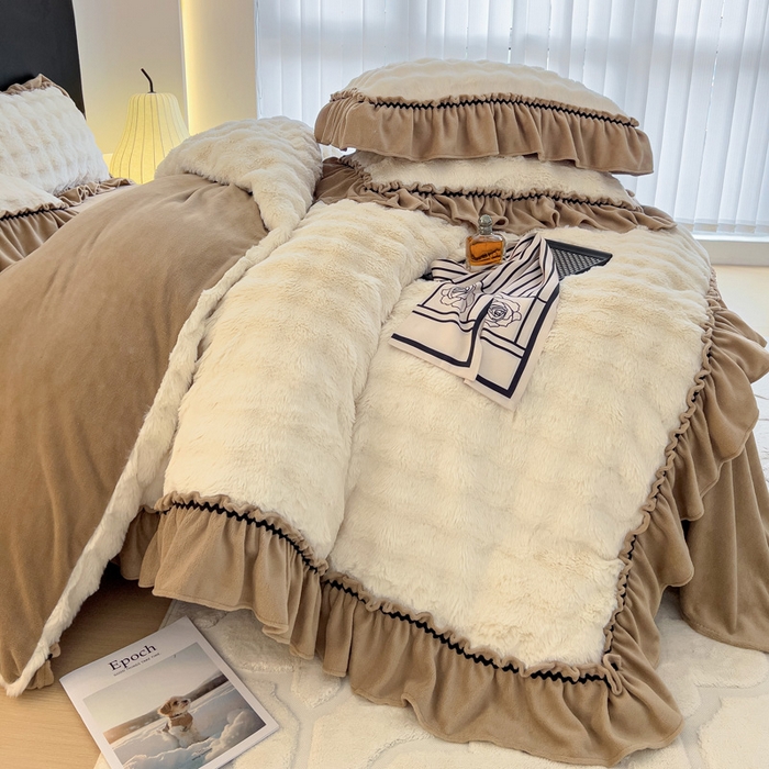 91家纺网 家纺一手货源 找家纺 米莱家纺 2024新款兔毛法式花边牛奶绒四件套 泡芙白咖