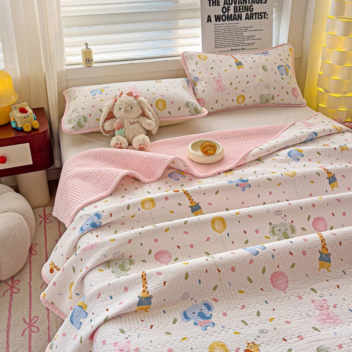 91家纺网 家纺一手货源 找家纺 2024新款水洗全棉牛奶绒床盖三件套 游乐园