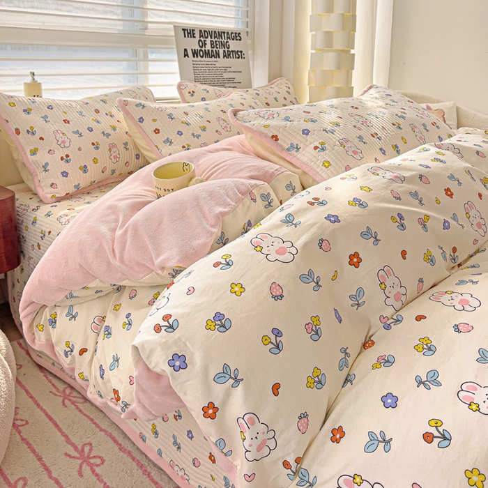 91家纺网 家纺一手货源 找家纺 2024新款水洗全棉牛奶绒床盖四件套 元气兔兔