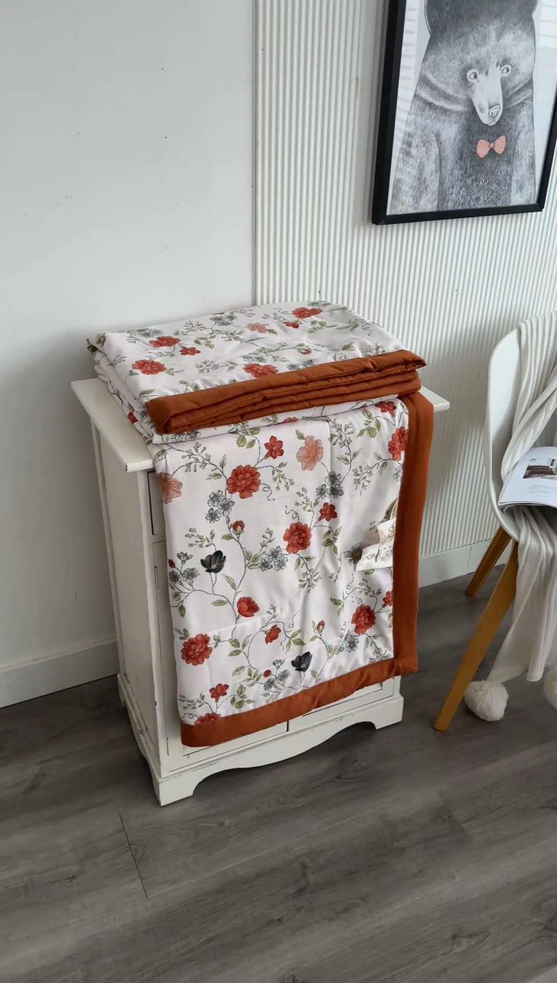 91家纺网 家纺一手货源 找家纺 梦莎被业 2025新款A类水洗棉麻夏凉被夏被四件套棉麻双层纱大豆夏被空调被直播热款-主图二 浪漫花语