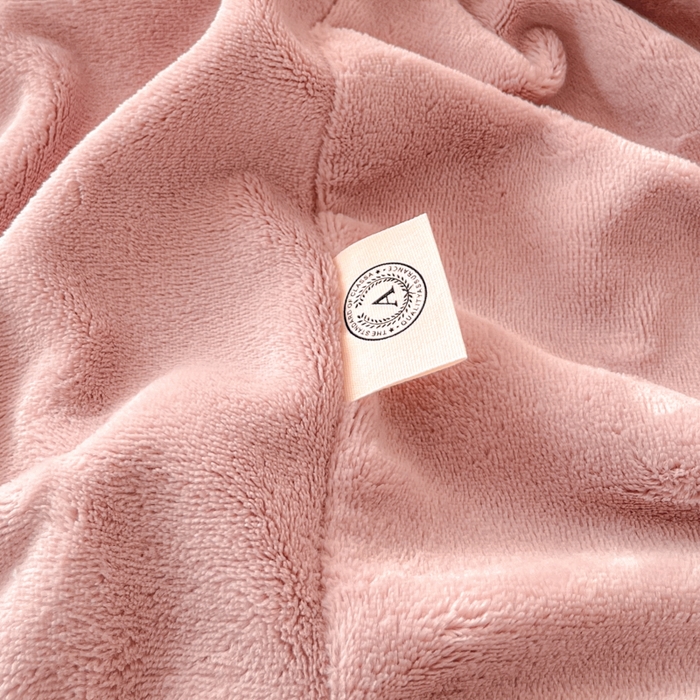 91家纺网 家纺一手货源 找家纺 鑫钰 2024新款刺绣卡通加厚牛奶绒床笠-花花熊猫 花花熊猫-绯粉