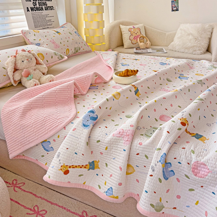 91家纺网 家纺一手货源 找家纺 2024新款水洗全棉牛奶绒床盖三件套 游乐园