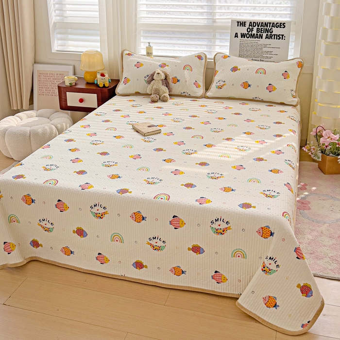 91家纺网 家纺一手货源 找家纺 2024新款水洗全棉牛奶绒床盖三件套 小锦鲤