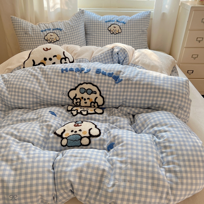 91家纺网 家纺一手货源 找家纺 2025新款牛奶绒+全棉毛巾绣四件套 小比熊