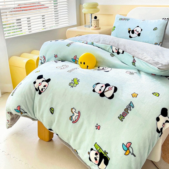91家纺网 家纺一手货源 找家纺 乐秀家纺 2025新款A类牛奶绒幼儿园被子可拆卸被套+被芯 运动熊猫