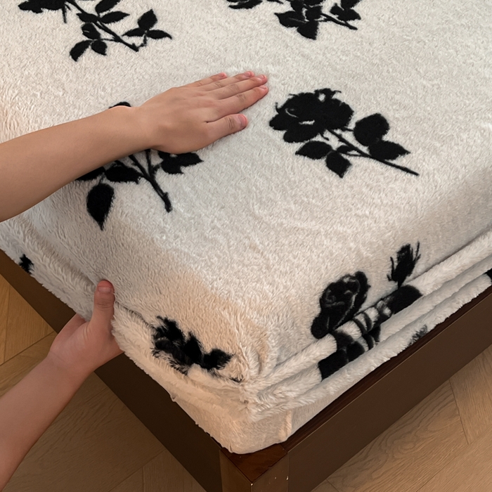 91家纺网 家纺一手货源 找家纺 子曰 2025新款加厚美拉德兔绒床笠床褥子床护垫 美拉德-玫瑰(白)