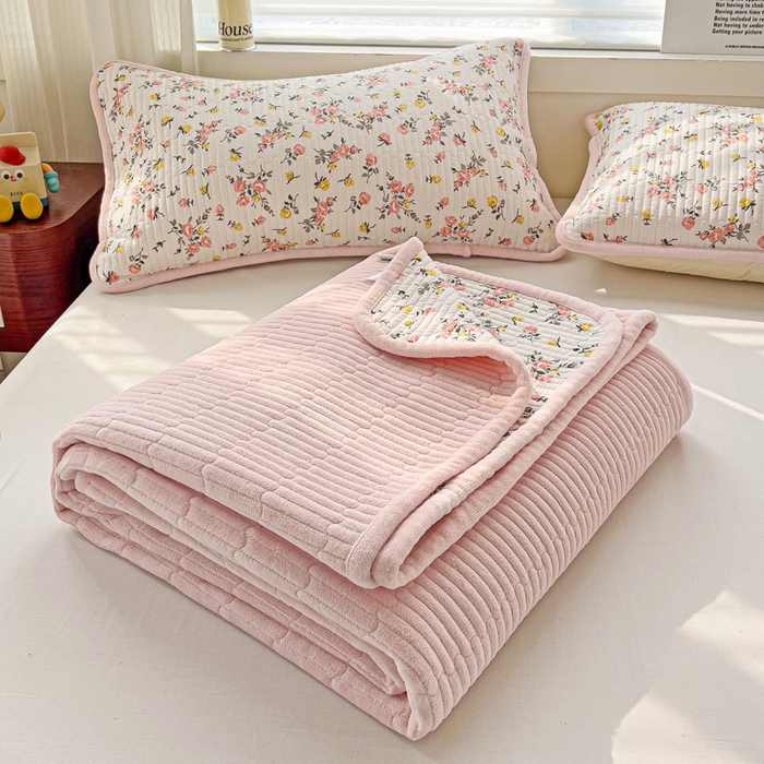 91家纺网 家纺一手货源 找家纺 2024新款水洗全棉牛奶绒床盖四件套 好事花生