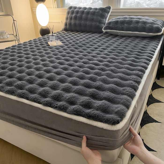 91家纺网 家纺一手货源 找家纺 鑫钰 2024秋冬新款高克重500克兔毛绒床笠 卡洛黑