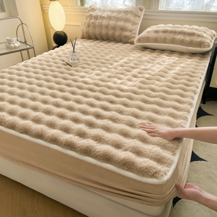 91家纺网 家纺一手货源 找家纺 鑫钰 2024秋冬新款高克重500克兔毛绒床笠 卡洛驼