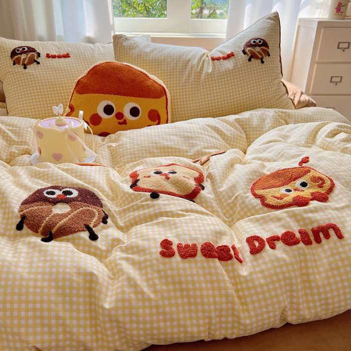 91家纺网 家纺一手货源 找家纺 2025新款牛奶绒+全棉毛巾绣四件套 甜甜圈