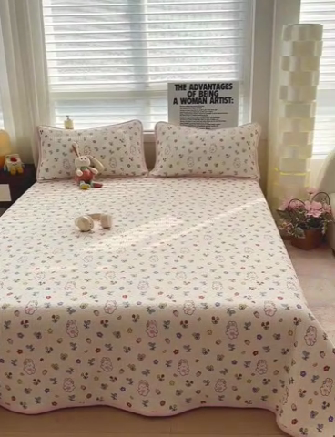 91家纺网 家纺一手货源 找家纺 2024新款水洗全棉牛奶绒床盖三件套 元气兔兔