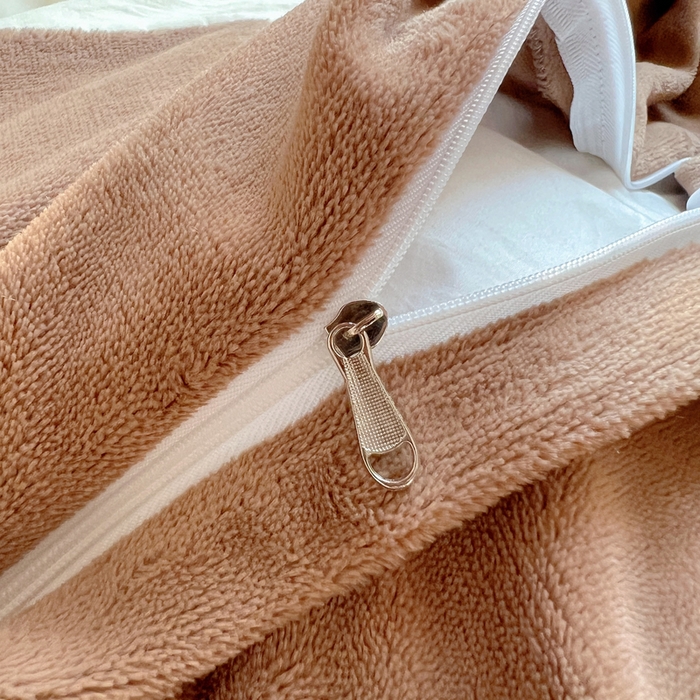 91家纺网 家纺一手货源 找家纺 2025新款牛奶绒+全棉毛巾绣四件套 蔬菜庄园