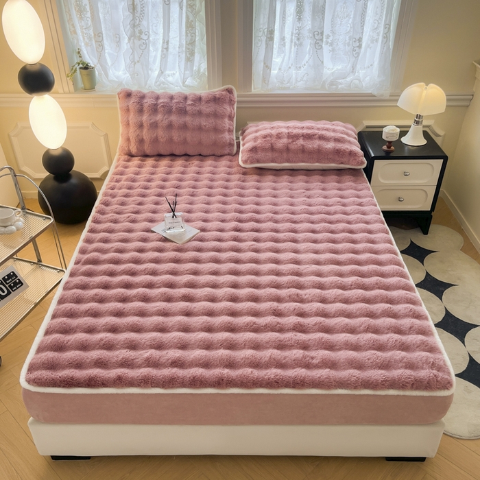 91家纺网 家纺一手货源 找家纺 鑫钰 2024秋冬新款高克重500克兔毛绒床笠 卡洛粉